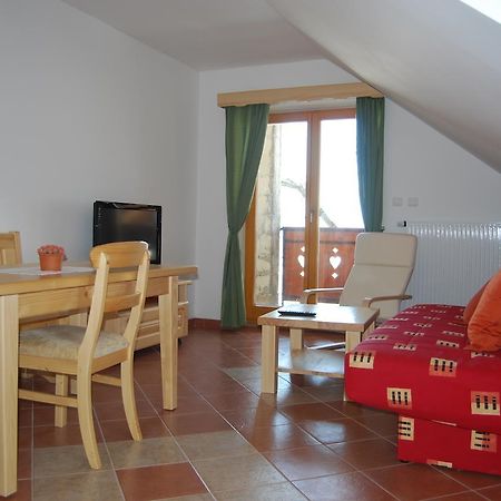 Apartments Organic Tourist Farm Jeglijenk Sentjanz pri Dravogradu Room photo